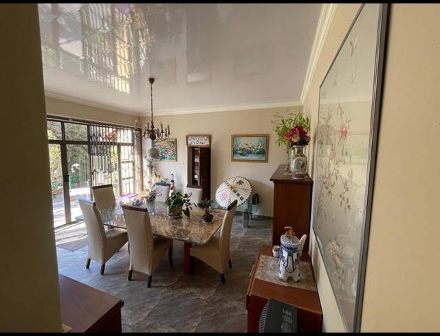 5 BEDROOM HOUSE FOR SALE IN JOHANNESBURG NORTH